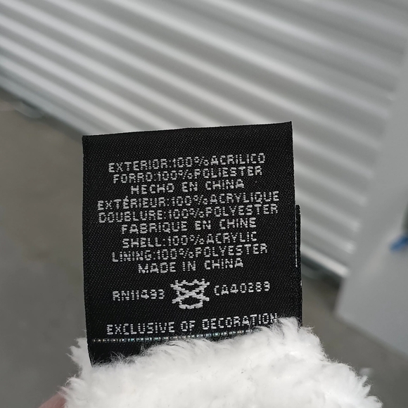 San Francisco 49ers New Era Olive Salute to Service Sideline Cuffed Knit Beanie - Picture 4 of 6